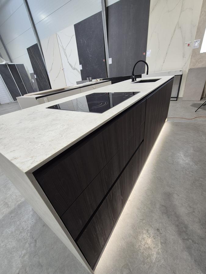 Spieki Kwarcowe By Stone 1 Spieki kwarcowe – nowoczesne blaty kuchenne, które łączą design, trwałość i funkcjonalność Spieki Kwarcowe By Stone 1 Spieki kwarcowe – nowoczesne blaty kuchenne, które łączą design, trwałość i funkcjonalność