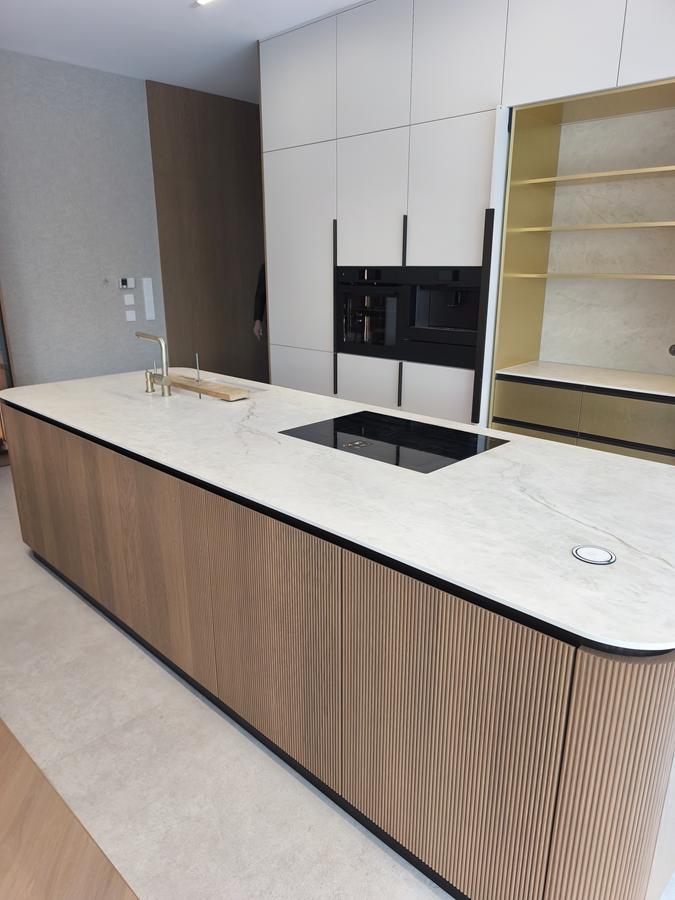Spieki Kwarcowe By Stone 26 Spieki kwarcowe – nowoczesne blaty kuchenne, które łączą design, trwałość i funkcjonalność Spieki Kwarcowe By Stone 26 Spieki kwarcowe – nowoczesne blaty kuchenne, które łączą design, trwałość i funkcjonalność