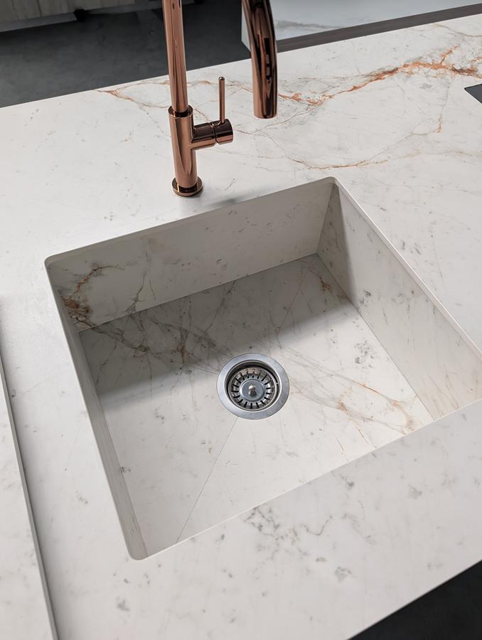 Spieki Kwarcowe By Stone 30 Spieki kwarcowe – nowoczesne blaty kuchenne, które łączą design, trwałość i funkcjonalność Spieki Kwarcowe By Stone 30 Spieki kwarcowe – nowoczesne blaty kuchenne, które łączą design, trwałość i funkcjonalność